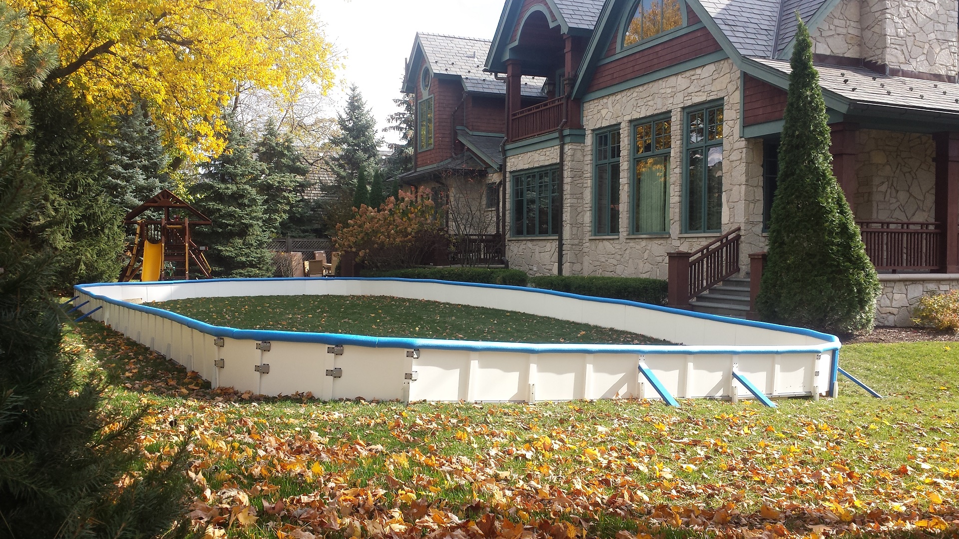 Backyard rink kits with deluxe poly-steel hockey boards