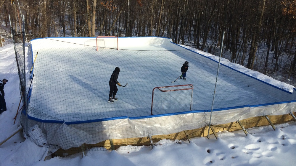 Minnesota backyard hockey rink